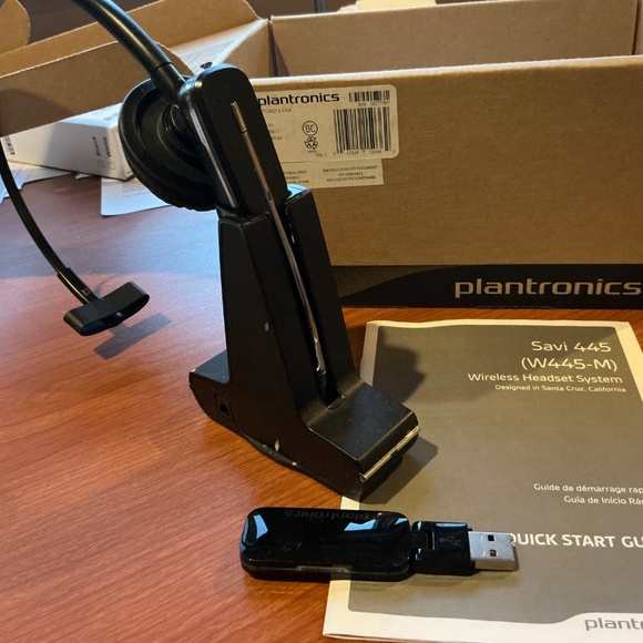 Plantronics Wireless Headset - Picture 2 of 4